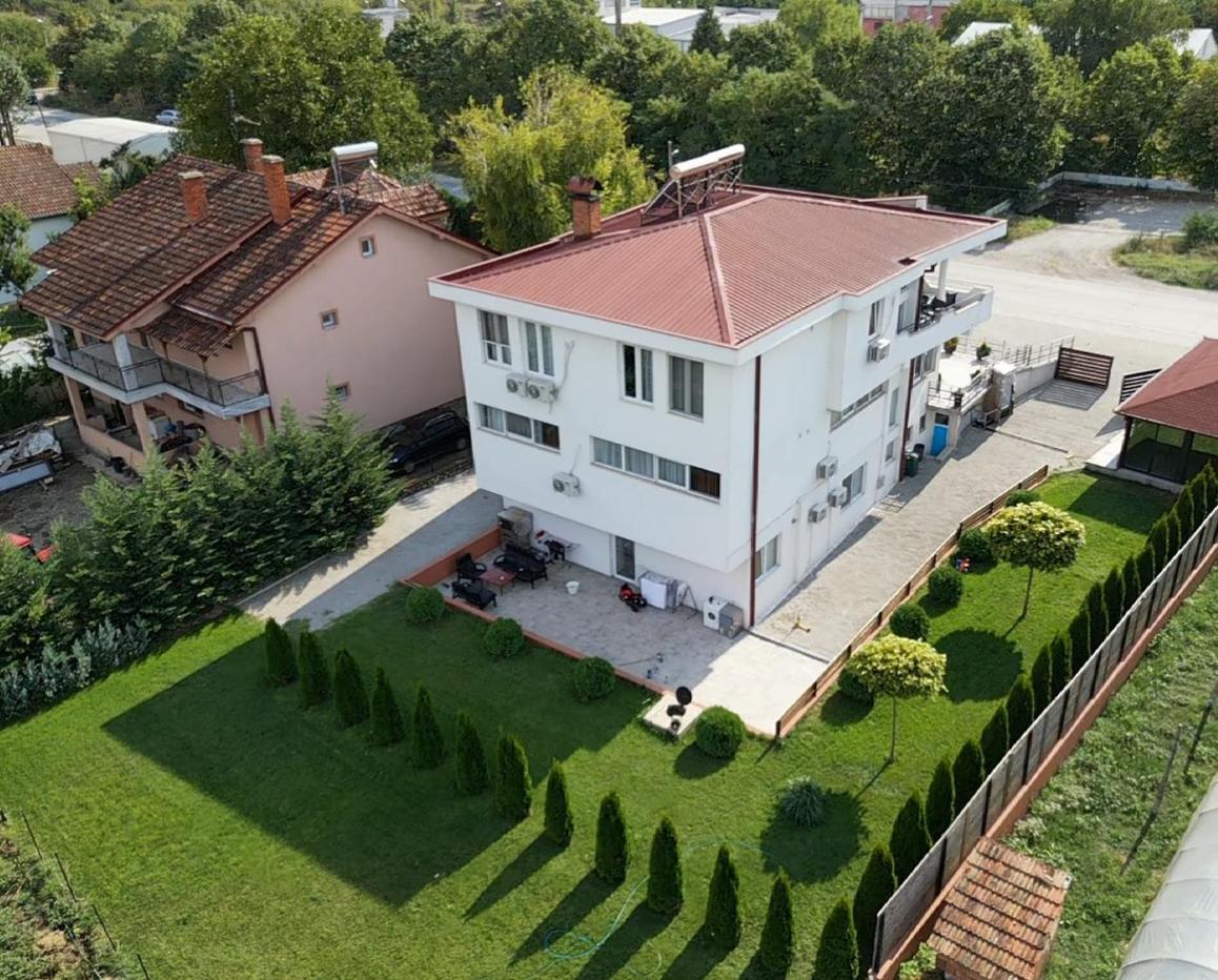 Villa Family Куманово Екстер'єр фото