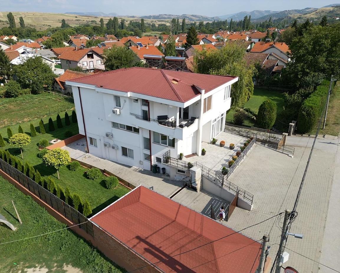 Villa Family Куманово Екстер'єр фото